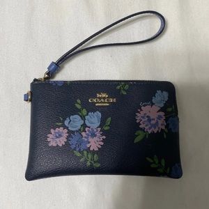 coach wristlet !!